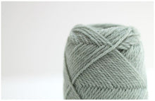 Load image into Gallery viewer, Daruma DARUMA Merino DK