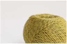 Load image into Gallery viewer, Daruma Raw Merino Wool -GENMOU