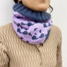 Load image into Gallery viewer, Yarn kit : Panda-full neck warmer by @knitting_papa
