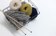 Load image into Gallery viewer, Daruma Bamboo Knittinng Needles
