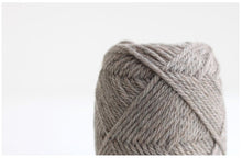Load image into Gallery viewer, Daruma DARUMA Merino Worsted
