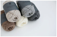 Load image into Gallery viewer, Daruma Falkland Wool
