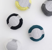 Load image into Gallery viewer, Daruma Curly Cotton
